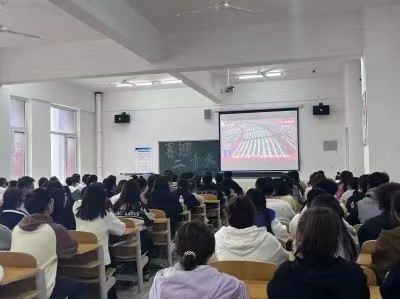 永远跟党走，奋进新征程      —护理与健康学院党支部共同观看二十大开幕会 第 1 张