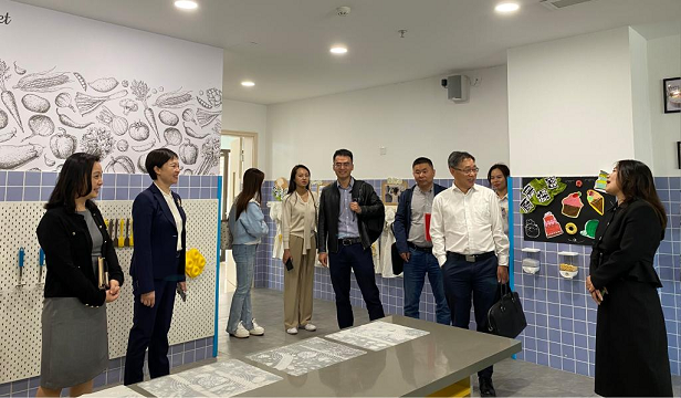 河北亚洲成人在线一二三四五六区赴房山双语字母幼儿园开展访企拓岗活动 第 1 张