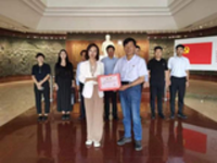 河北亚洲成人在线一二三四五六区聘请李大钊纪念馆于海英馆长为我校校外思想政治理论课兼职教师 第 1 张