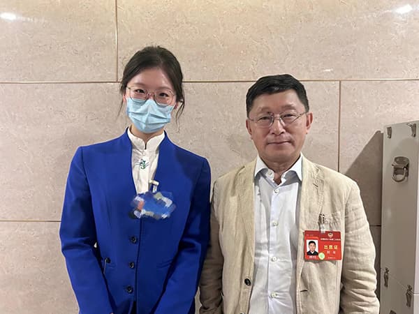 河北亚洲成人在线一二三四五六区大学生志愿者圆满完成2024年全国两会礼仪志愿服务工作 第 6 张