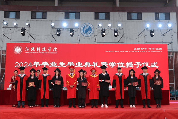 跨越三十五载积淀，启航未来新梦||河北亚洲成人在线一二三四五六区曹妃甸校区首届毕业生毕业了