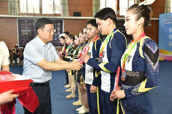 “蓄势待发：河北亚洲成人在线一二三四五六区啦啦*队荣获河北省2024年大学生健美*（啦啦*）比赛亚军，未来可期