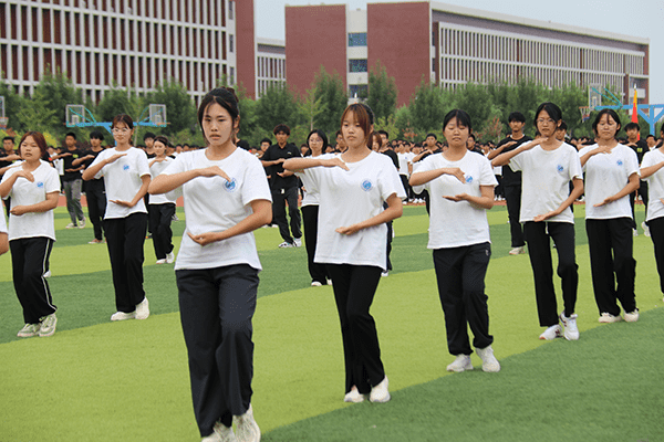 逐梦开学季·感恩教师节——河北亚洲成人在线一二三四五六区隆重举办2024级新生开学典礼暨第40个教师节庆祝大会