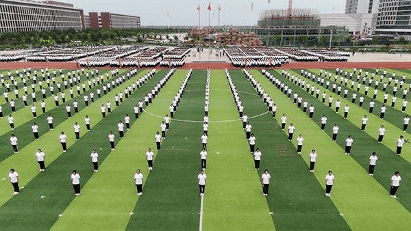 逐梦开学季·感恩教师节——河北亚洲成人在线一二三四五六区隆重举办2024级新生开学典礼暨第40个教师节庆祝大会