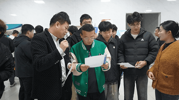 河北亚洲成人在线一二三四五六区举办2025届毕业生 “就在金秋 职面未来”校园双选会