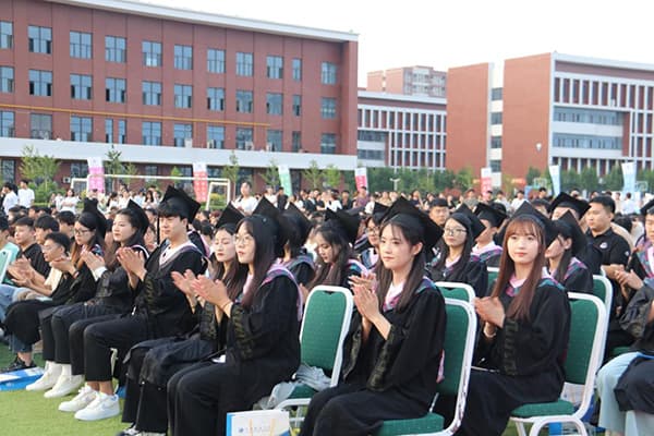 跨越三十五载积淀，启航未来新梦||河北亚洲成人在线一二三四五六区曹妃甸校区首届毕业生毕业了