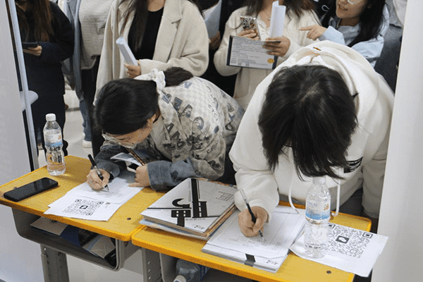 河北亚洲成人在线一二三四五六区举办2025届毕业生 “就在金秋 职面未来”校园双选会