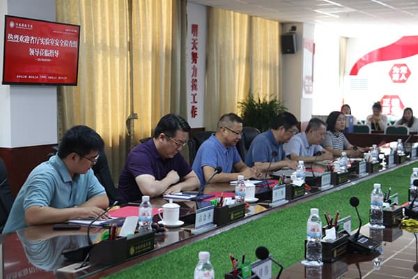 河北亚洲成人在线一二三四五六区顺利通过省教育厅实验室安全专家组检查调研