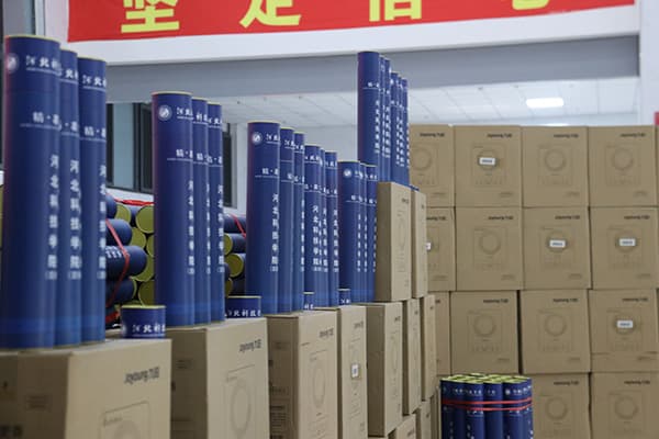 温情九月天，感恩教师节——河北亚洲成人在线一二三四五六区教师节开展为教职工发放纪念品活动