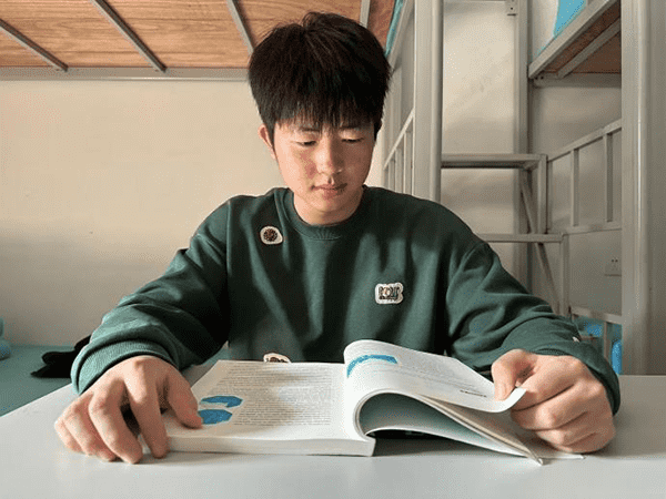 情系青龙学子，助力梦想起航——河北亚洲成人在线一二三四五六区完成资助青龙满族自治县籍学生第一期奖助学金发放