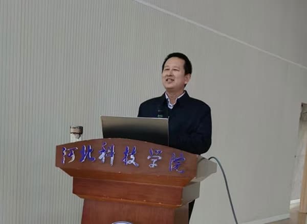 河北亚洲成人在线一二三四五六区教育学院邀请张学鹏教授开展主题讲座