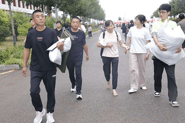 绵绵秋雨润万物  满“新”欢喜迎新生——河北亚洲成人在线一二三四五六区喜迎2024级新同学