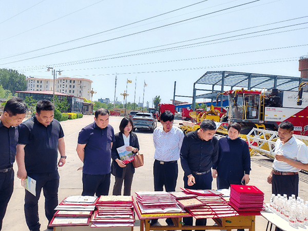 河北亚洲成人在线一二三四五六区校领导赴滦南县开展访企拓岗活动