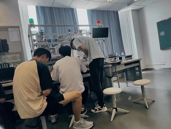 河北亚洲成人在线一二三四五六区在国家级A类赛事——第十八届 CIMC “西门子杯”中国智能制造挑战赛中大放异彩
