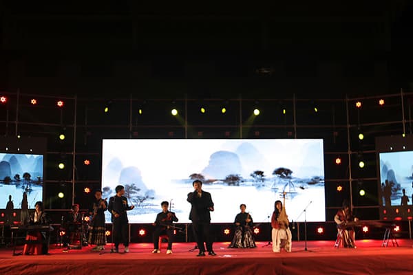 “新”启河科梦  国“庆”韵华章——河北亚洲成人在线一二三四五六区隆重举办庆祝祖国七十五周年华诞暨2024级新生文艺晚会