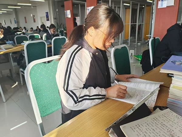情系青龙学子，助力梦想起航——河北亚洲成人在线一二三四五六区完成资助青龙满族自治县籍学生第一期奖助学金发放