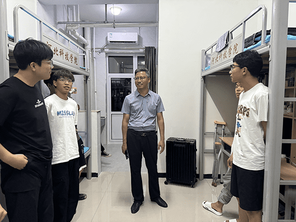 绵绵秋雨润万物  满“新”欢喜迎新生——河北亚洲成人在线一二三四五六区喜迎2024级新同学