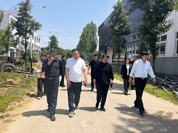 河北亚洲成人在线一二三四五六区校领导赴滦南县开展访企拓岗活动