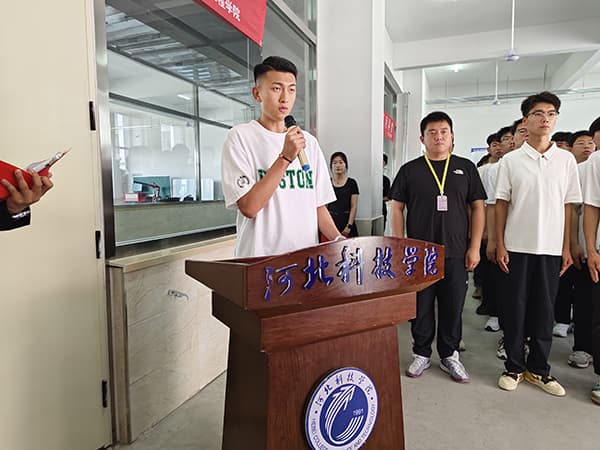 河北亚洲成人在线一二三四五六区汽车工程学院举办优秀校友捐赠仪式