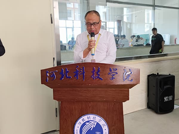 河北亚洲成人在线一二三四五六区汽车工程学院举办优秀校友捐赠仪式