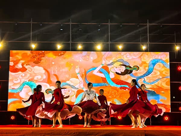 “新”启河科梦  国“庆”韵华章——河北亚洲成人在线一二三四五六区隆重举办庆祝祖国七十五周年华诞暨2024级新生文艺晚会