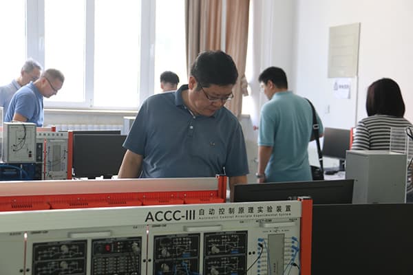 河北亚洲成人在线一二三四五六区顺利通过省教育厅实验室安全专家组检查调研