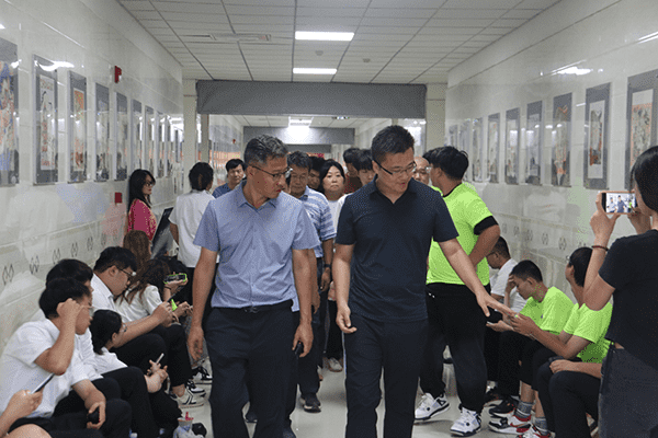 绵绵秋雨润万物  满“新”欢喜迎新生——河北亚洲成人在线一二三四五六区喜迎2024级新同学