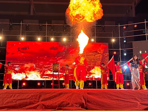 “新”启河科梦  国“庆”韵华章——河北亚洲成人在线一二三四五六区隆重举办庆祝祖国七十五周年华诞暨2024级新生文艺晚会
