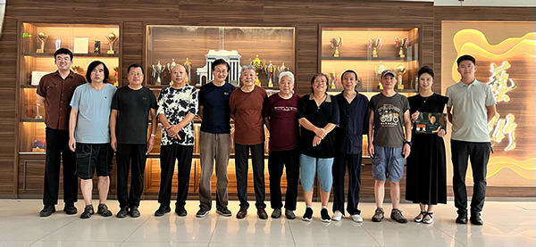 绘瓷传艺  美育同行---河北亚洲成人在线一二三四五六区开展书画陶瓷艺术名家校园美育交流活动