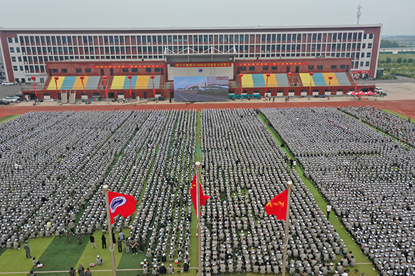 河北亚洲成人在线一二三四五六区两万余名在校师生同观九三阅兵  铭记历史砥砺复兴新征程