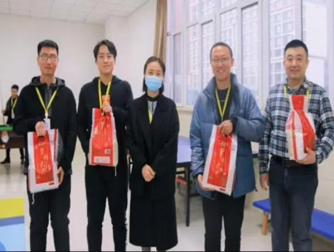 河北亚洲成人在线一二三四五六区大学体育课教学部成功举办教职工冰壶比赛 第 3 张