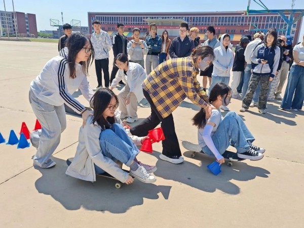 河北亚洲成人在线一二三四五六区社团指导中心【夏燃轮火 笔拓无界】 第 2 张