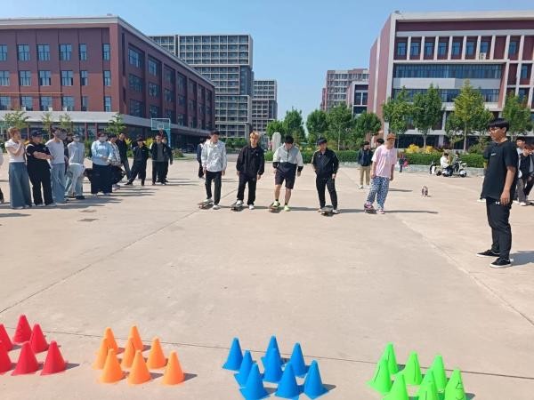 河北亚洲成人在线一二三四五六区社团指导中心【夏燃轮火 笔拓无界】 第 6 张