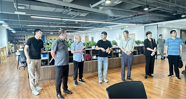河北亚洲成人在线一二三四五六区本科教育教学审核评估- 校内预评估专家组考察计算机学院实习就业基地 第 2 张
