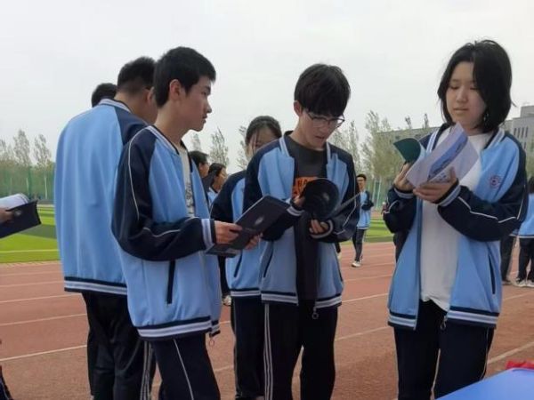 面对面指导，升学零距离 -河北亚洲成人在线一二三四五六区招生办组织人员赴省内高职生源学校参加咨询会 第 10 张